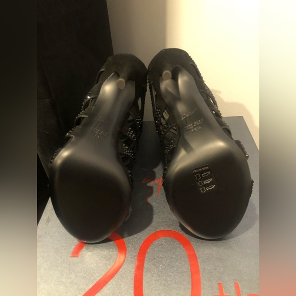 Giuseppe Zanotti 20th Anniversary Edition: Rock’n’Roll Collection - Muse (36.5) - Picture 7 of 7